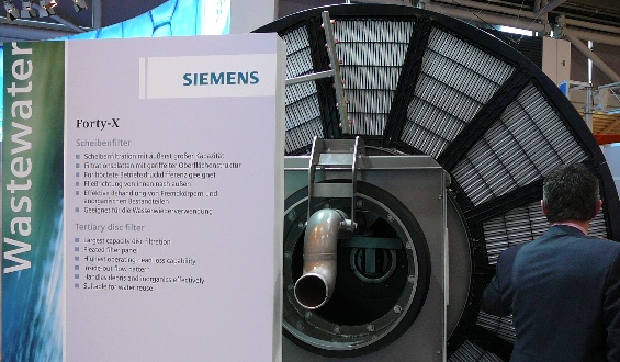Modern waste water technology (tertiary disc filter) from Germany